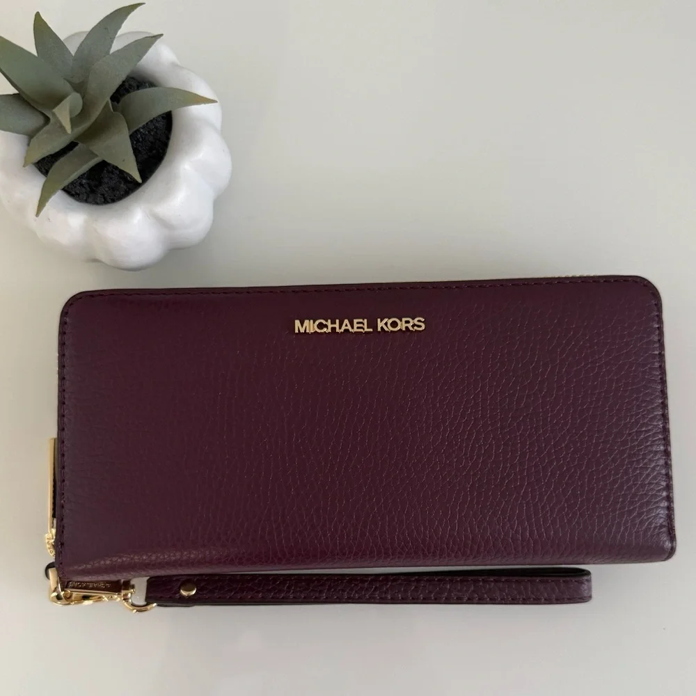 Micheal Kors Jet Set Zip Around Continental Wallet / Wristlet Bordeaux NWT! - Picture 1 of 7